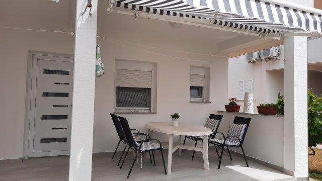 Apartmani Popovic Nin Esterno foto