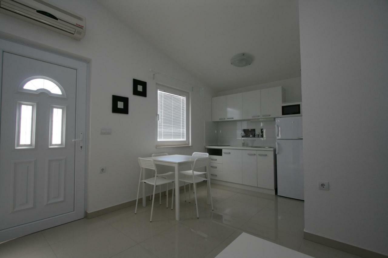 Apartmani Popovic Nin Esterno foto