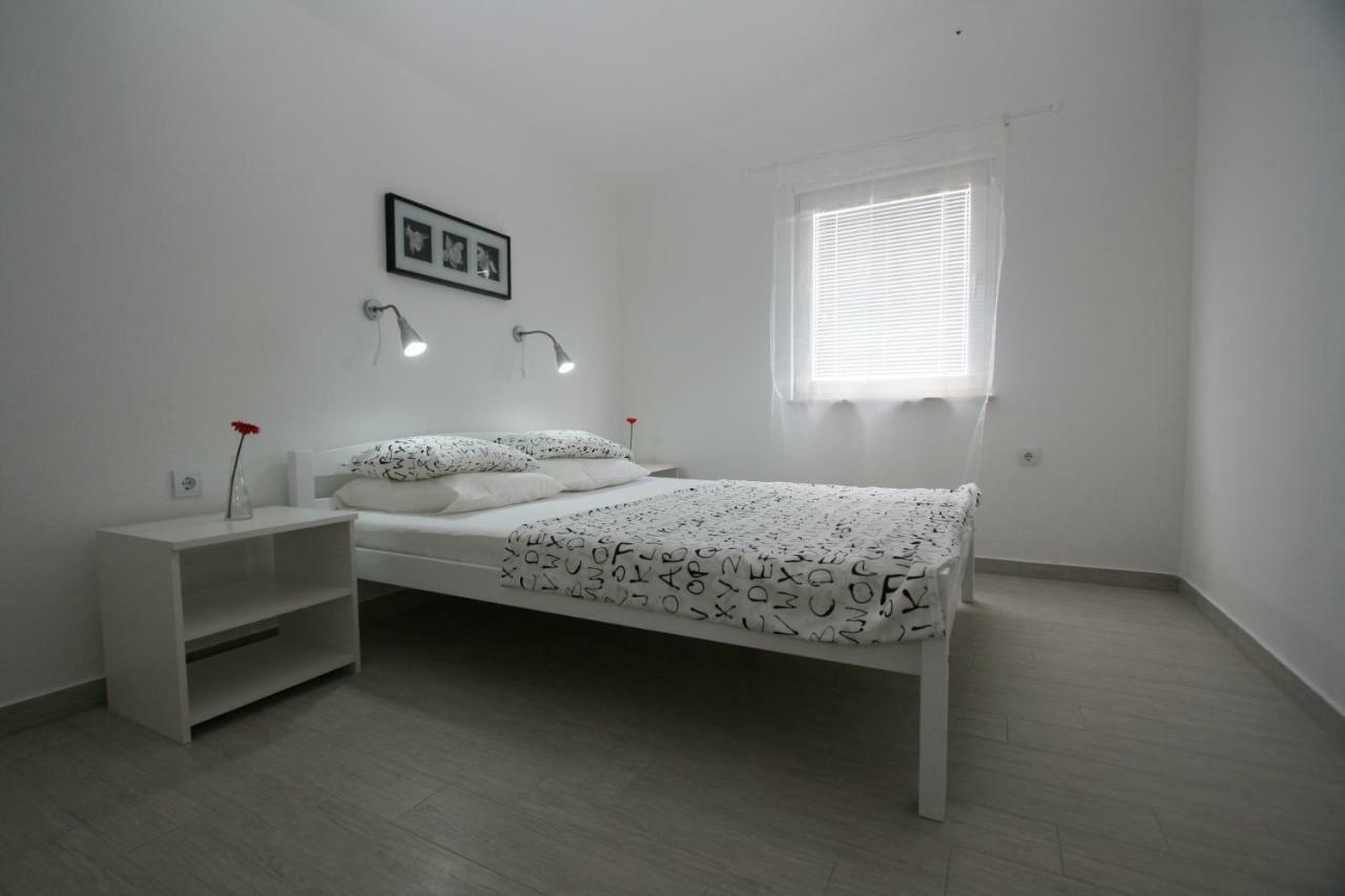 Apartmani Popovic Nin Esterno foto